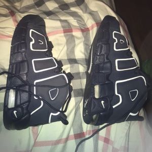 Nike air more uptempo shoe original  new 6y